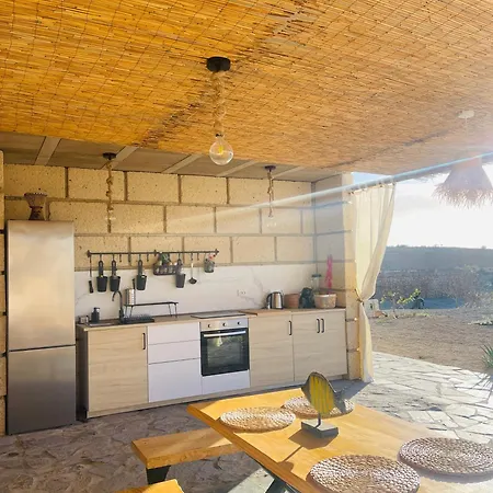 Cuevas - 3 Bed In A Serene Setting בית נופש