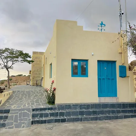 Cuevas - 3 Bed In A Serene Setting *